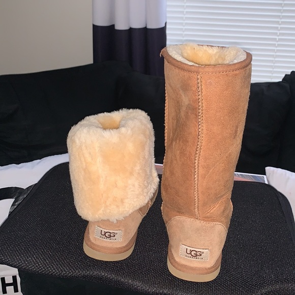 Authentic Ugg boots sz 6 - Picture 3 of 4